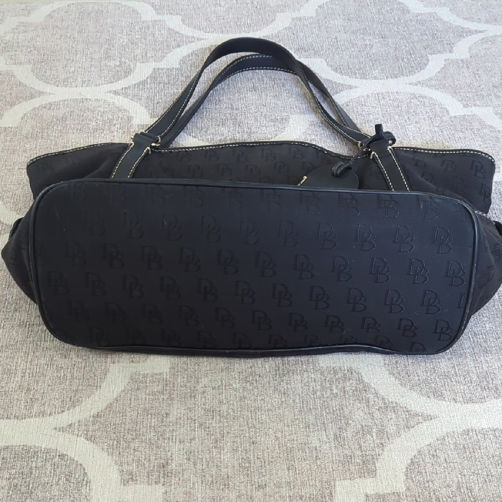 Black Dooney & Bourke Monogram Tote Large - Picture 6 of 6